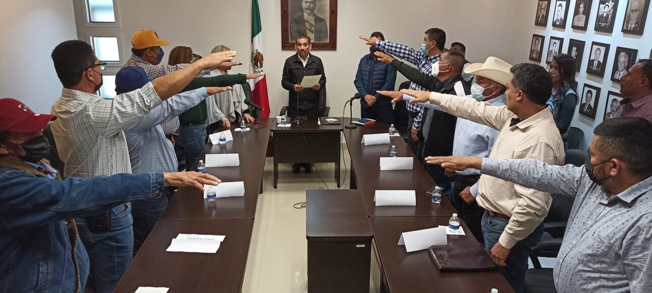 TOMAN PROTESTA COMISARIOS ELECTOS