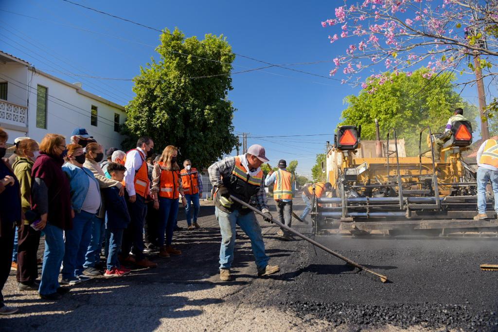 Inicia Toño Astiazarán junto a vecinos rehabilitación de la avenida Tamaulipas