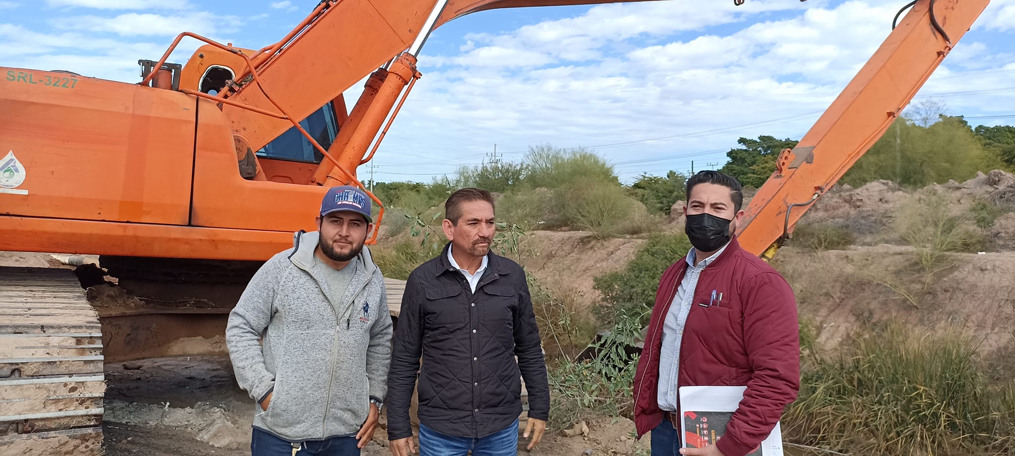 PRESIDENTE MUNICIPAL SUPERVISA OBRA DE DESASOLVE EN DREN LAS ANIMAS.