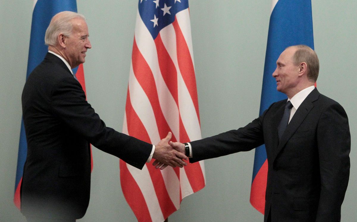 Putin y Biden aceptan cumbre propuesta por Francia para evitar crisis