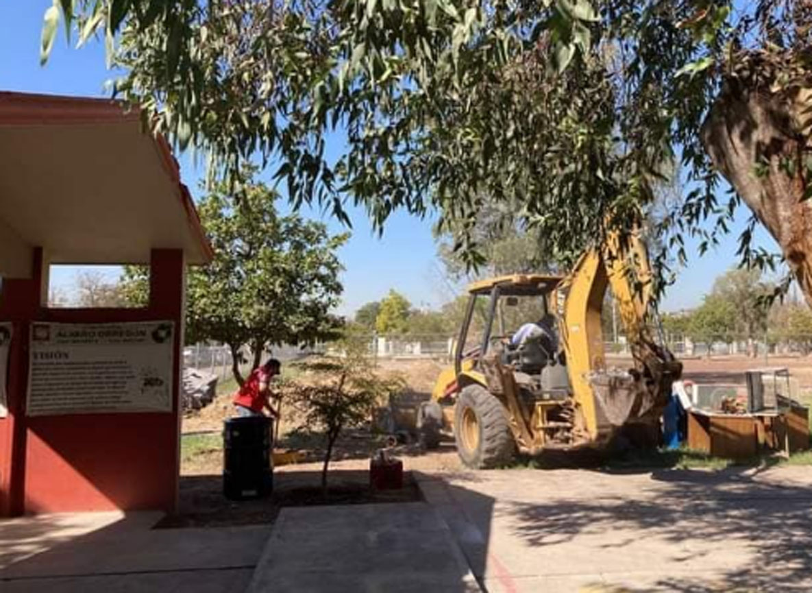 Trabaja ayuntamiento de Cajeme en limpieza de planteles educativos