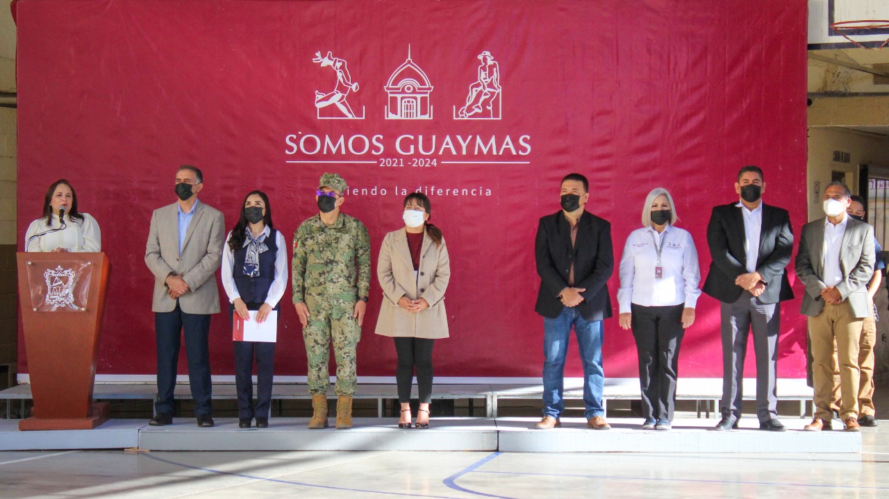 Participa alcaldesa Karla Córdova González en ceremonia de “lunes cívico” en Instituto Regional