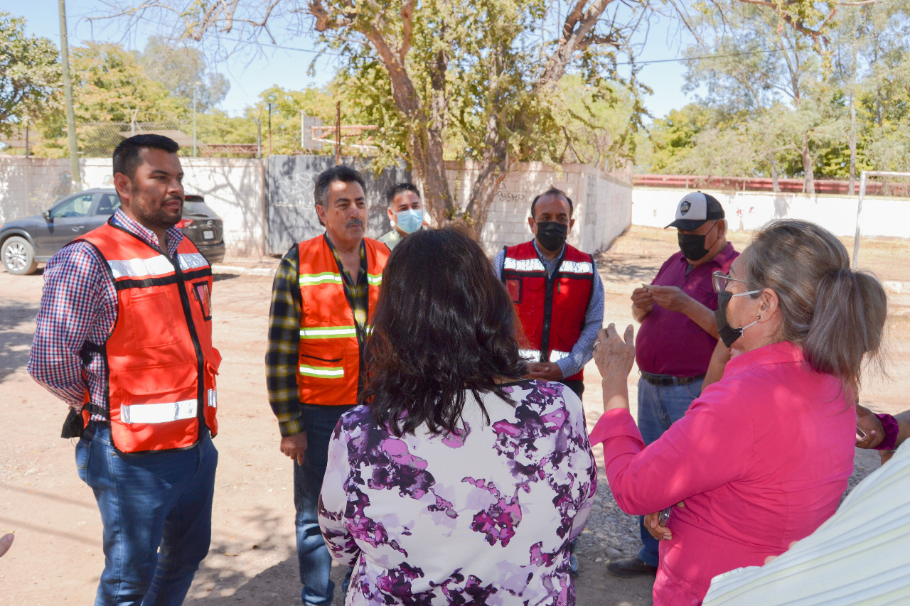 ATIENDE GOBIERNO MUNICIPAL A VECINOS DE LA COLONIA VALLE DORADO