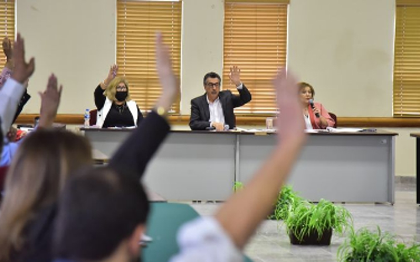 Cancela Ayuntamiento contrato con empresa para alumbrado público