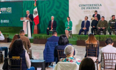 Destaca López Obrador obras para conectar con el AIFA