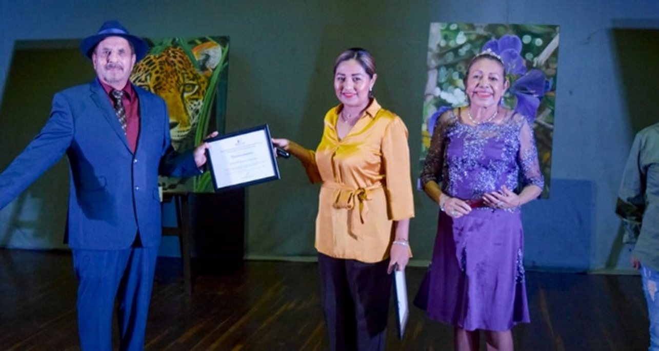 Presentan obras literarias, pintura y danzón en domingos culturales: “De Navojoa para el mundo”