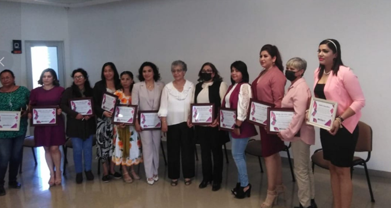 ENTREGAN RECONOCIMIENTOS A MUJER DEL AÑO 2022
