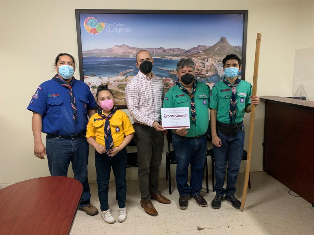 Reconocen participación de integrantes de grupo Scout México grupo 6 en limpieza de playa
