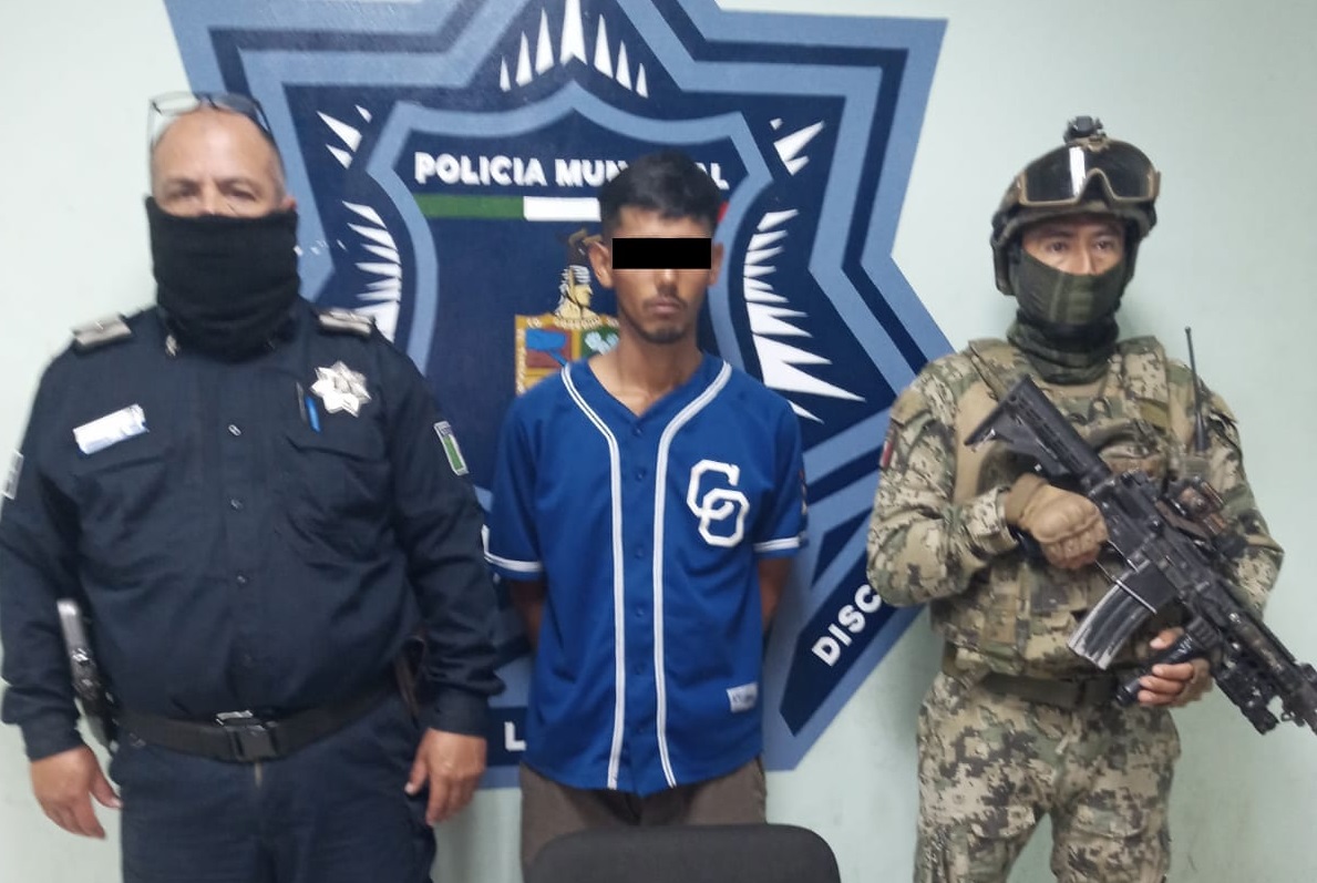 DETIENE LA POLICÍA MUNICIPAL A SUJETO POR PRESUNTO DELITO CONTRA LA SALUD