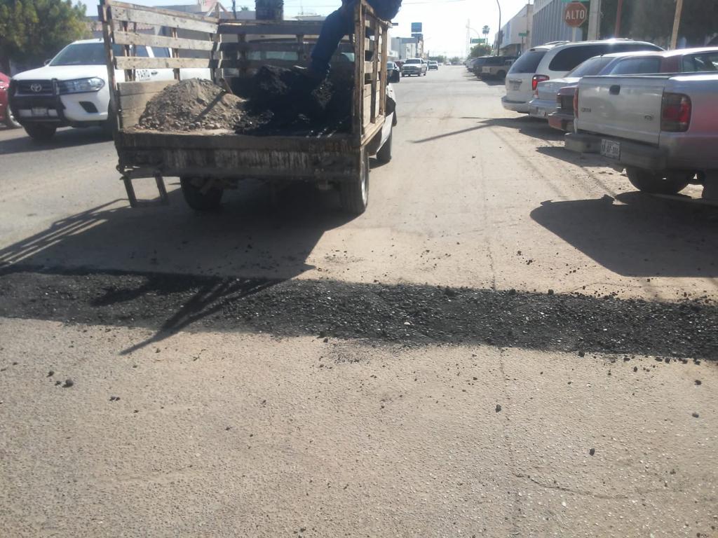 Con programa emergente de bacheo se fortalece la infraestructura urbana de Navojoa: “Mayito” Martínez.