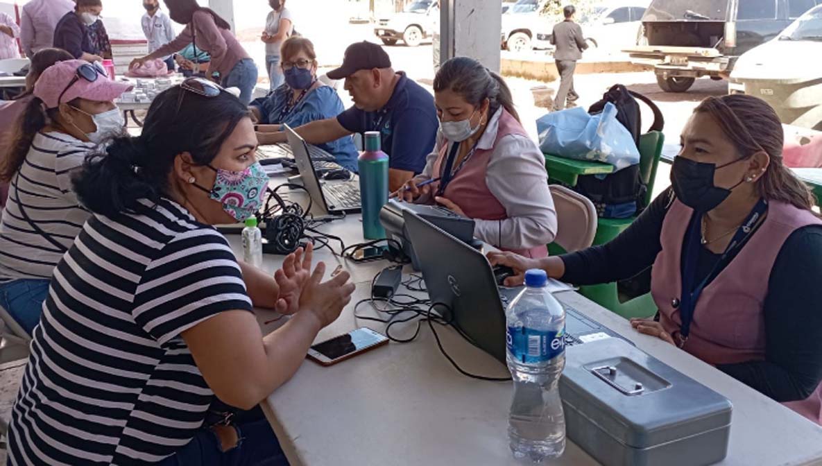 Llevan feria de servicios a colonia en Cajeme