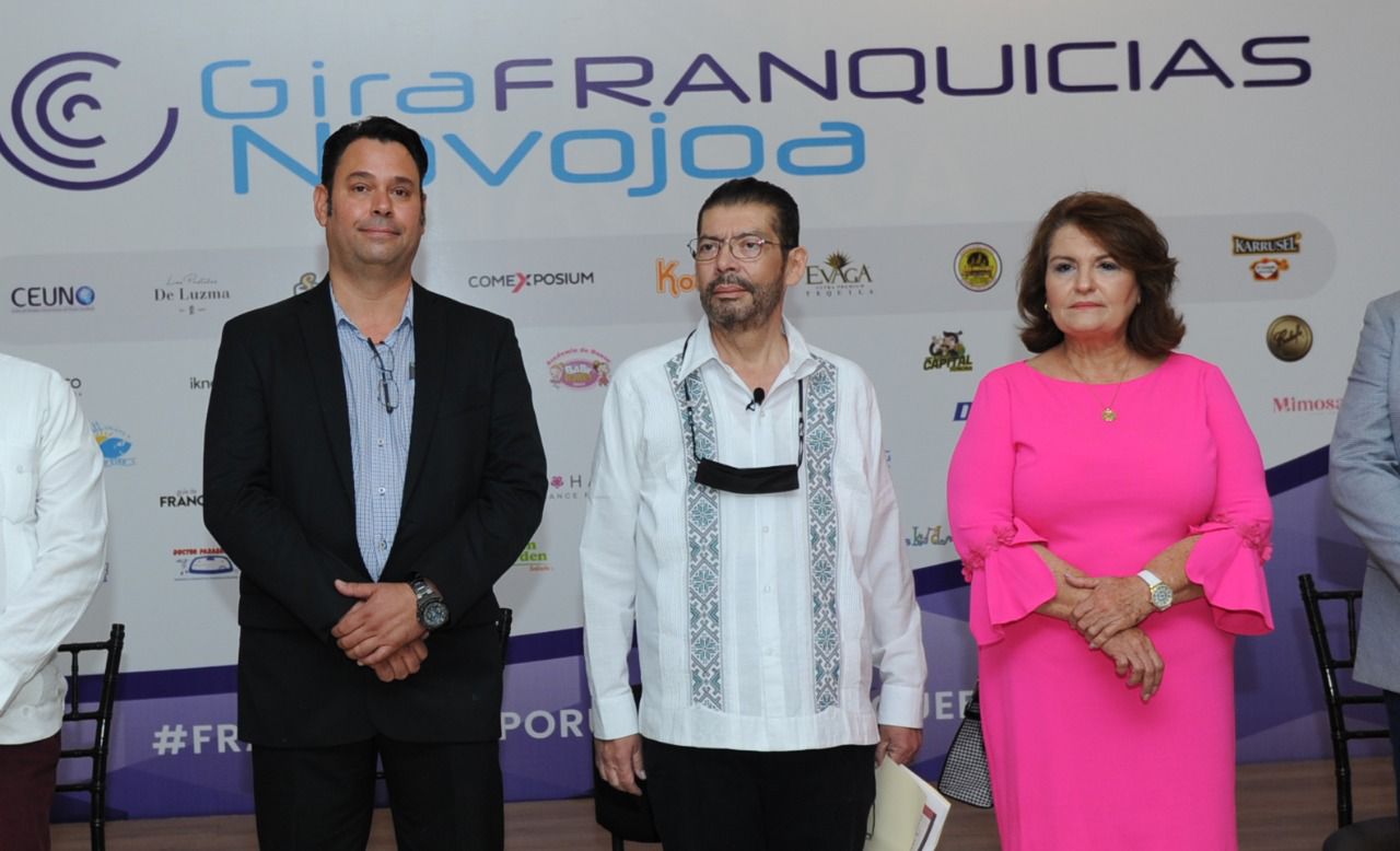 Inaugura presidente municipal Mario “Mayito” Martínez Gira de Franquicias Navojoa 2022