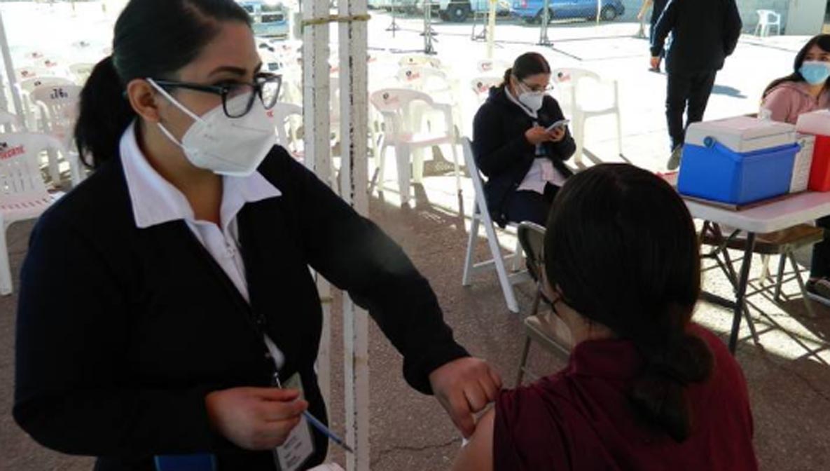 El sábado aplicarán vacuna contra el Covid-19 en el tianguis del bosque