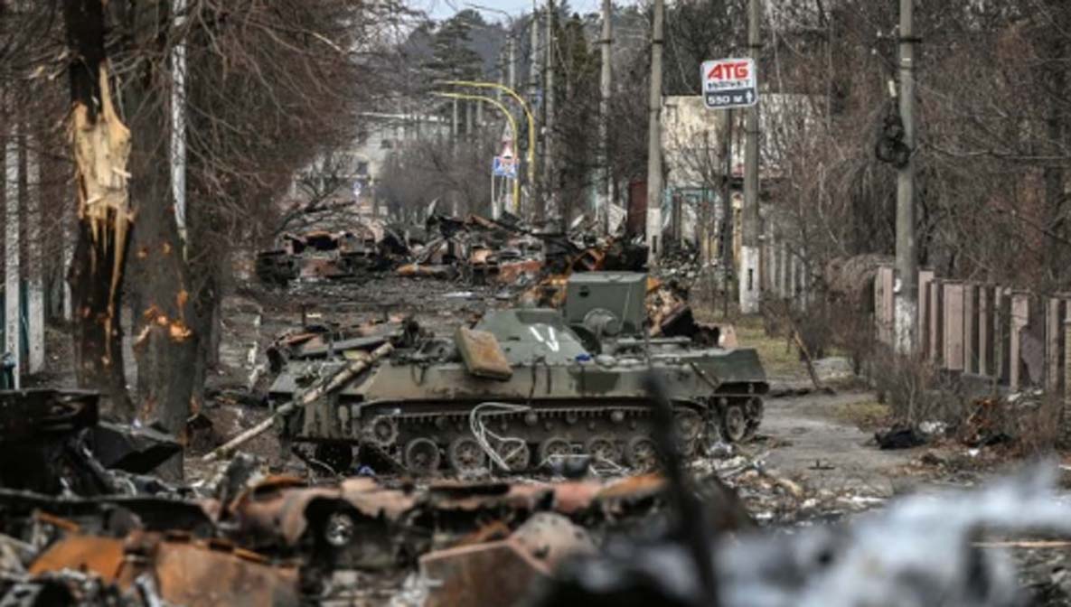 Sepultan a casi 300 personas en fosas comunes en ciudad ucraniana de Bucha