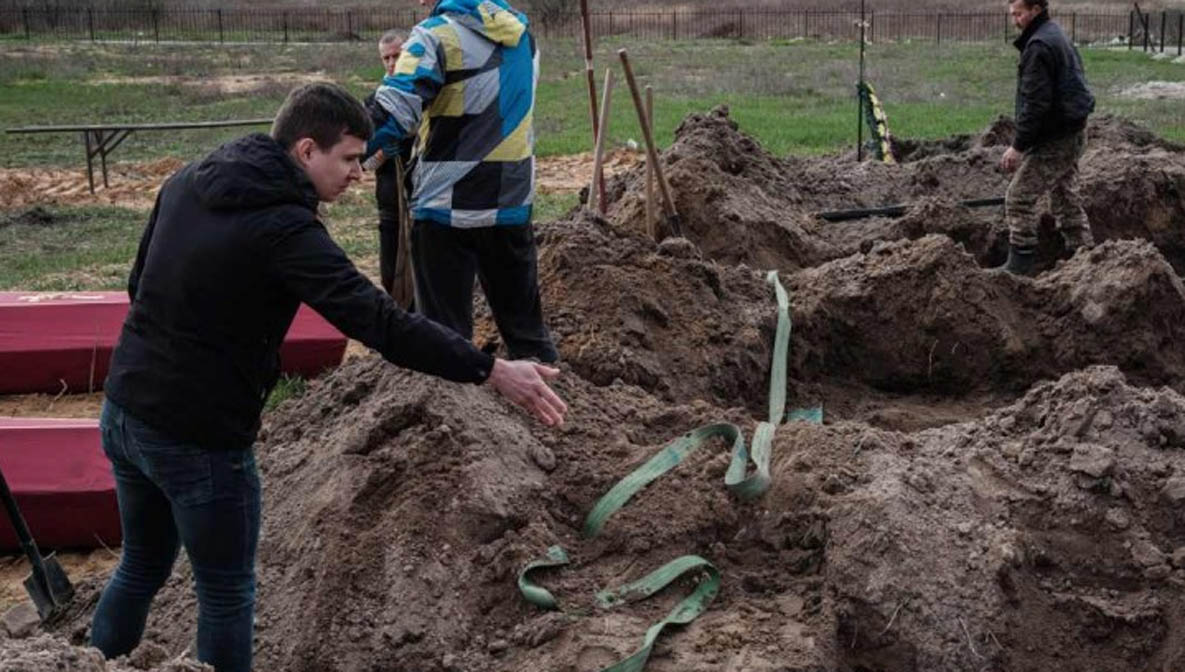 Hallan más cuerpos con signos de tortura cerca de ciudad ucraniana de Bucha
