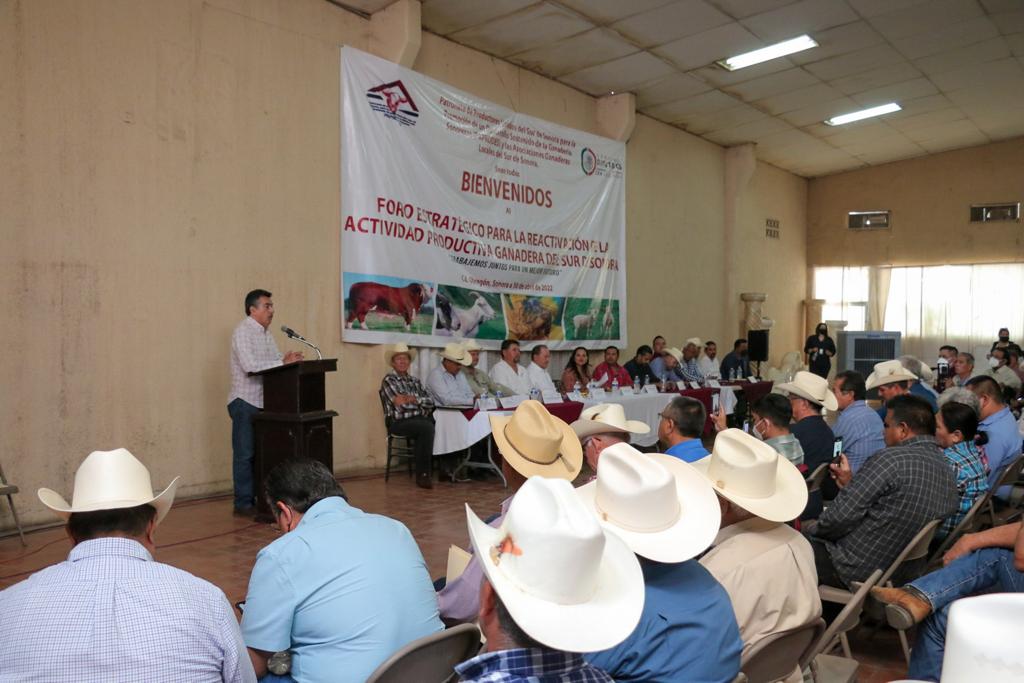 PRESIDE ALCALDE FORO ESTRATÉGICO PARA LA REACTIVACIÓN DE LA ACTIVIDAD GANADERA