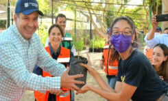 Participa Toño Astiazarán en Mega Donación de 500 árboles de palo fierro