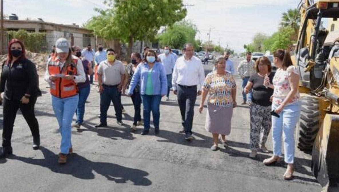 Supervisan Alcalde y vecinos la rehabilitación de calle Arizona