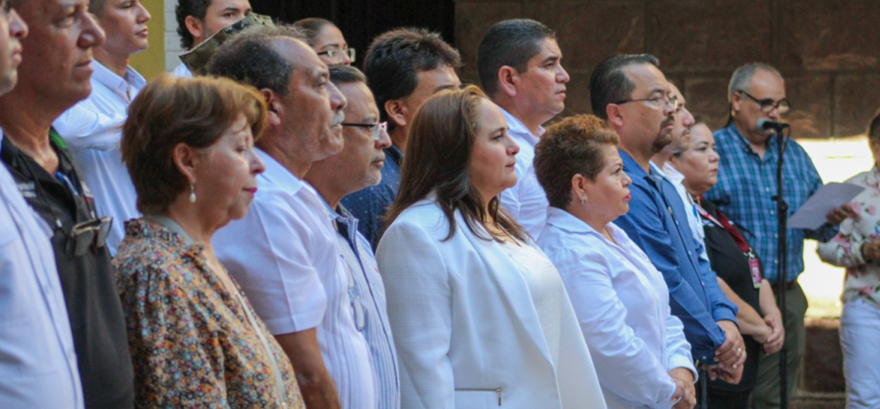 Encabeza Karla Córdova González ceremonia de abanderamiento de Escolta Bandera del Heroico Cuerpo de Bomberos Voluntarios de Guaymas