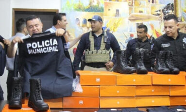 Entregan uniformes a policías municipal de Caborca