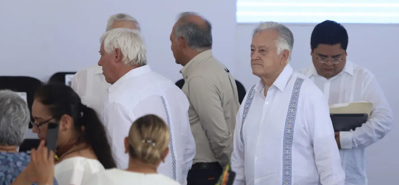 Anuncia Bartlett alianzas con TransCanada y New Fortress para llevar energía al sureste