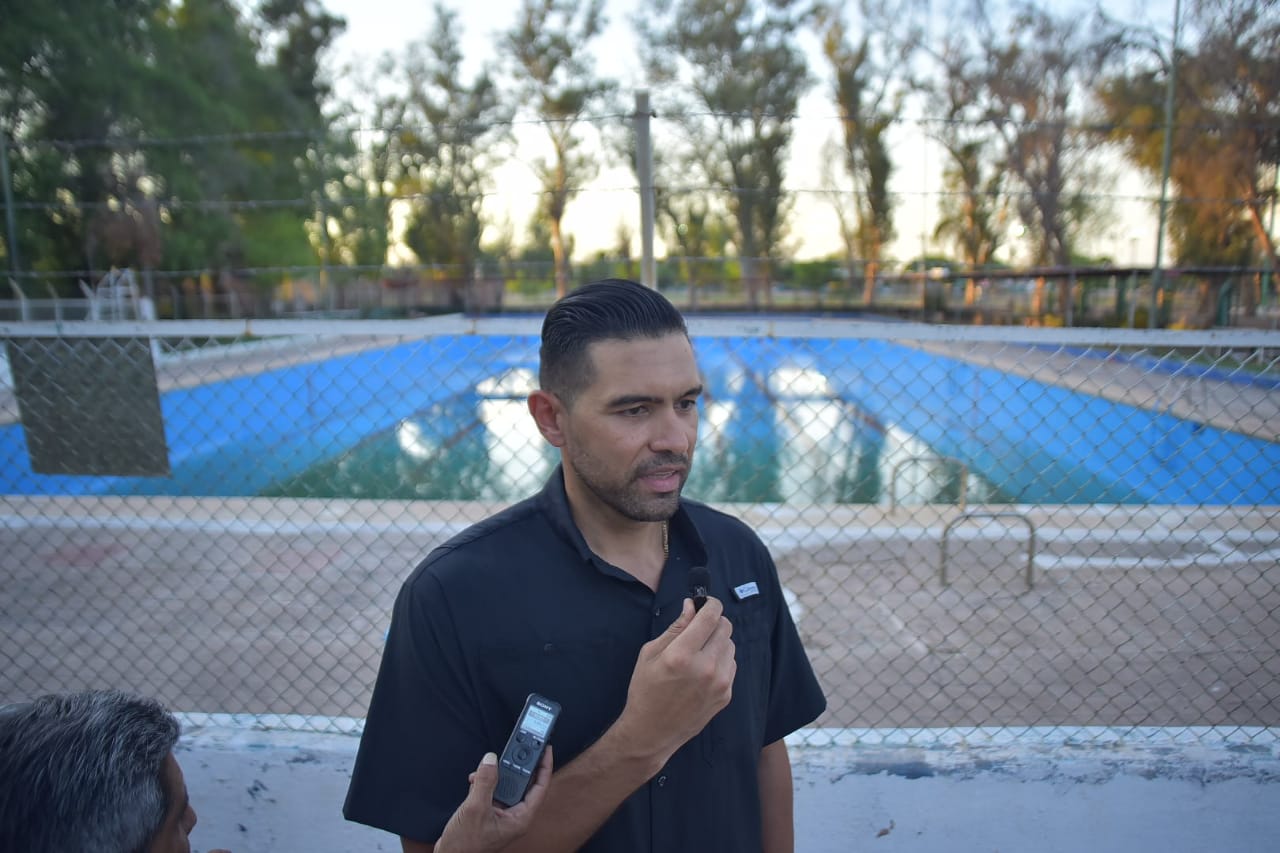 TRABAJA GOBIERNO MUNICIPAL EN REHABILITACIÓN DE ALBERCAS PÚBLICAS