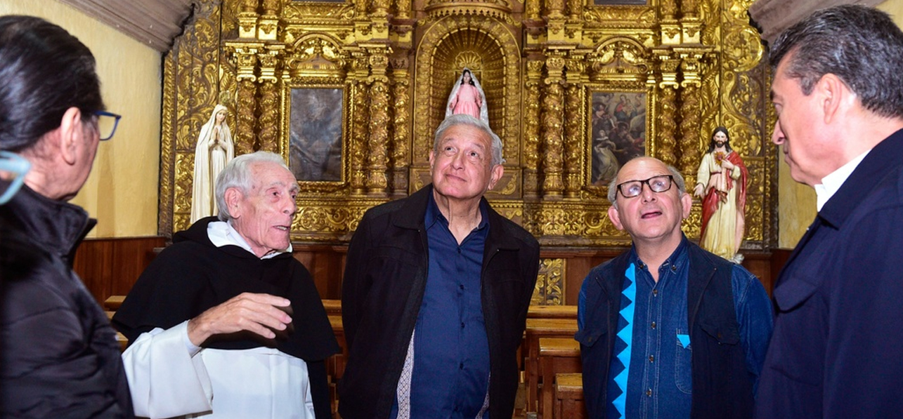 Entrega AMLO reconstrucción de dos templos religiosos en Chiapas