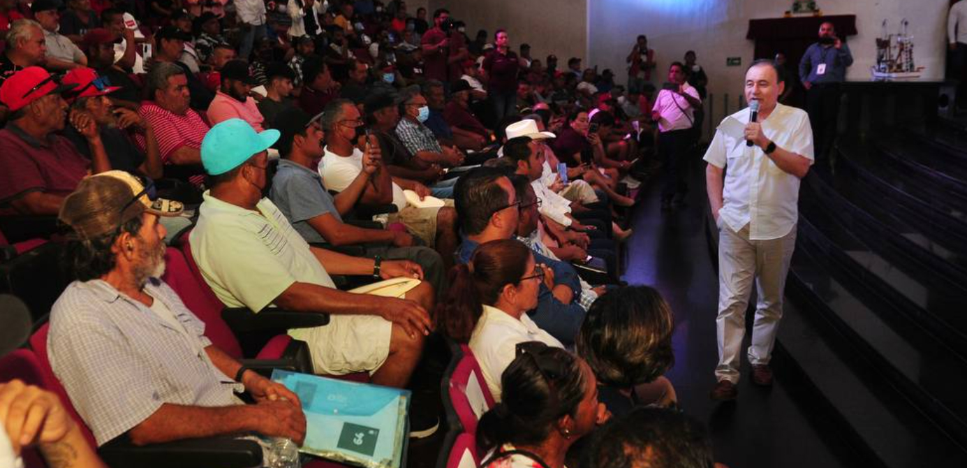 Entrega gobernador Alfonso Durazo 12 millones de pesos en apoyos a pescadores de Guaymas