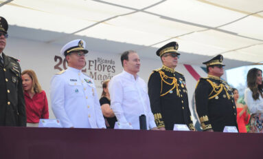 Encabeza gobernador Alfonso Durazo desfile cívico militar