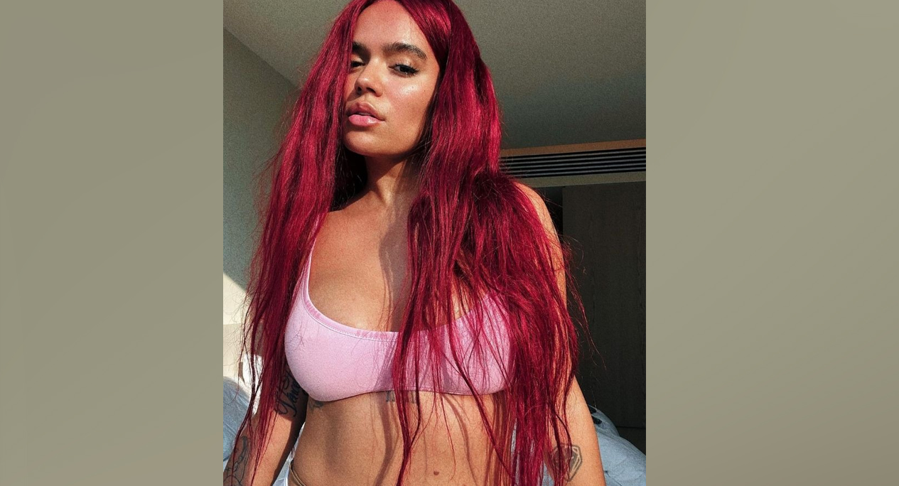 Karol G eleva la temperatura con ajustado traje de baño
