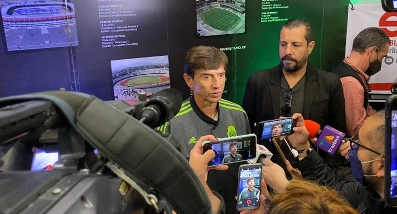 Miguel España lamentó la posible baja de Raúl Jiménez de la Selección Nacional en Qatar 2022: “Es una pena”