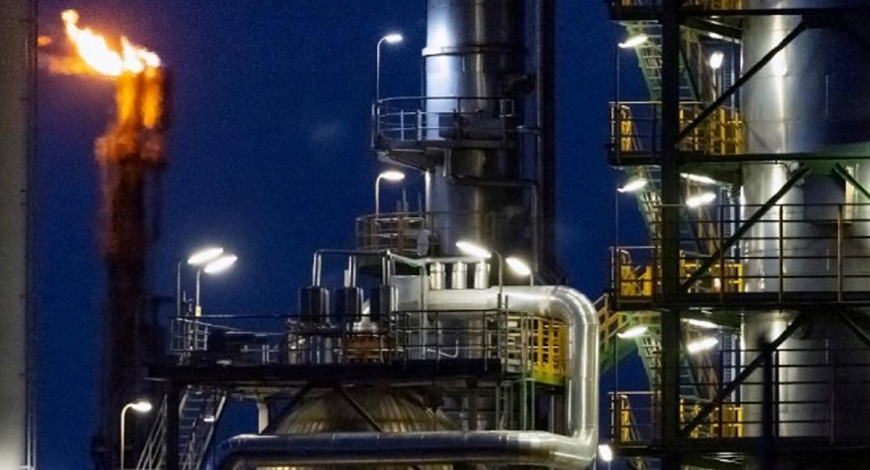 Alemania toma control de refinerías de grupo ruso Rosneft