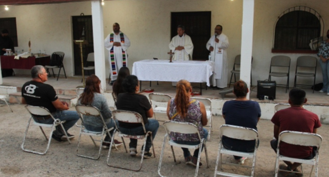 Hacen emotiva misa en memoria de mineros atrapados en mina de Sabinas, Coahuila