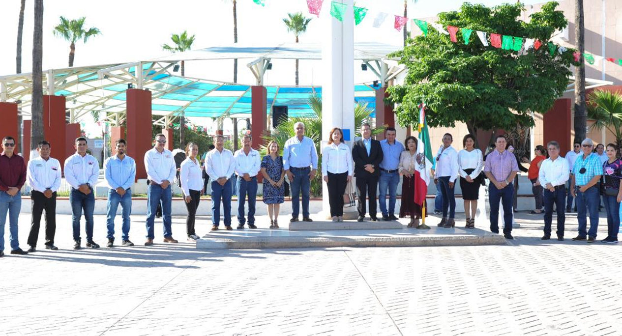 EN CEREMONIA CÍVICA DESTACAN APORTACIONES DE CANACO DEL MAYO PARA NAVOJOA