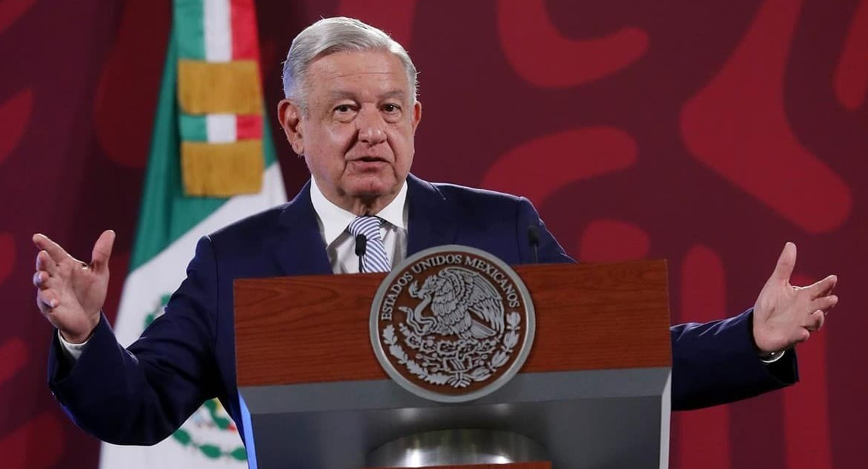 AMLO: Walmart tendrá una licencia para la libre importación de alimentos a México