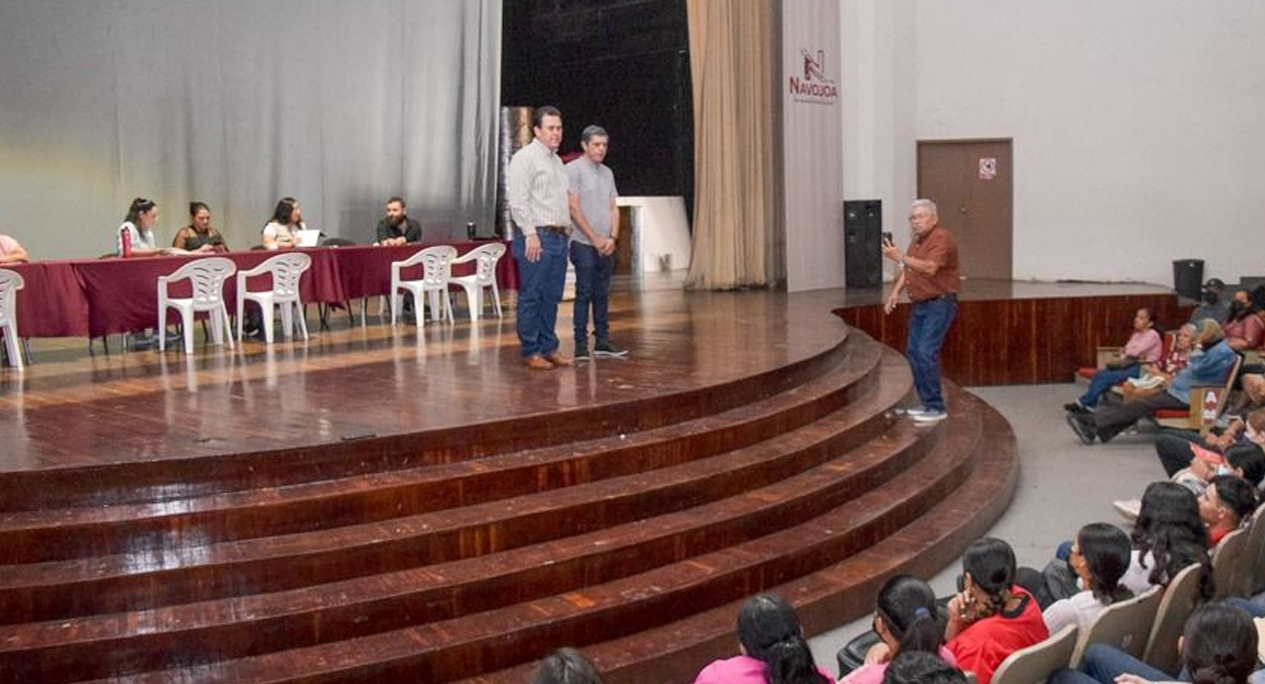 ATIENDE A NAVOJOENSES OFICINA MOVIL DE “JOVENES CONTRUYENDO EL FUTURO”
