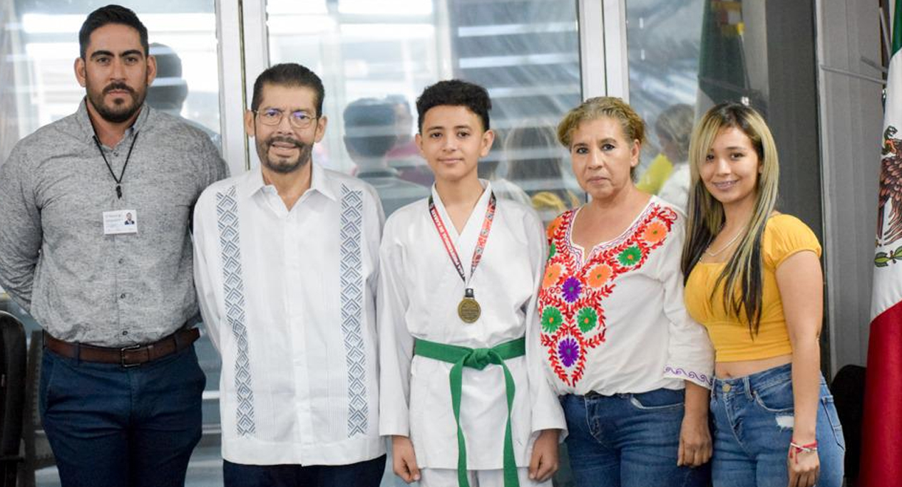 PIDE “MAYITO” MARTÍNEZ A NIÑOS KARATECAS MANTENER SIEMPRE ACTITUD DE CAMPEONES