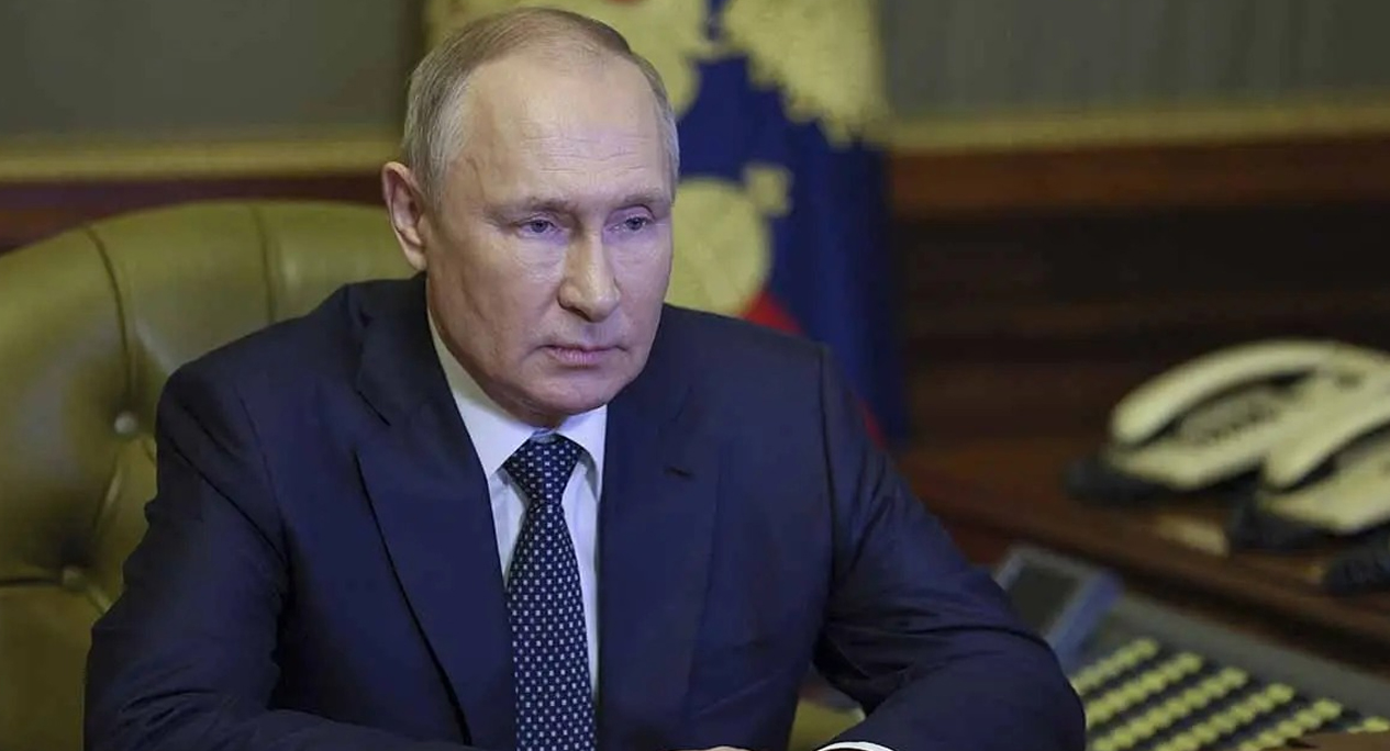 Putin confirma ‘ataque masivo’ contra Ucrania; amenaza con ‘dura’ respuesta al ‘terrorismo’
