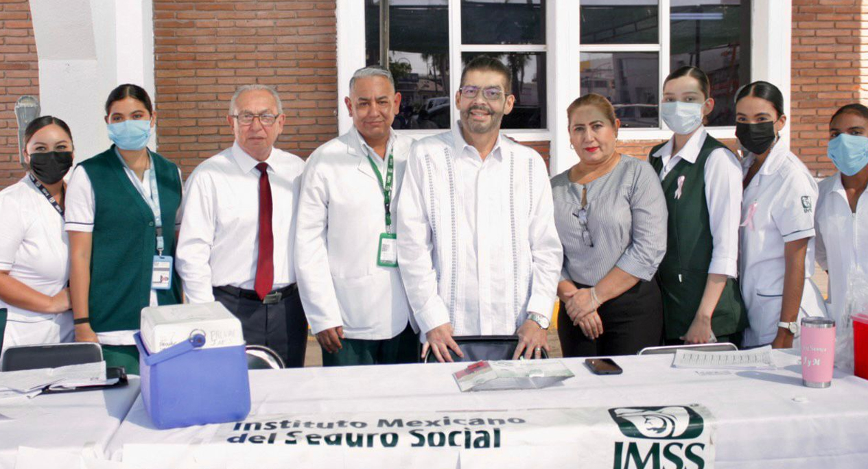 ACUDEN NAVOJOENSES A VACUNARSE CONTRA LA INFLUENZA EN JORNADA MUNICIPAL