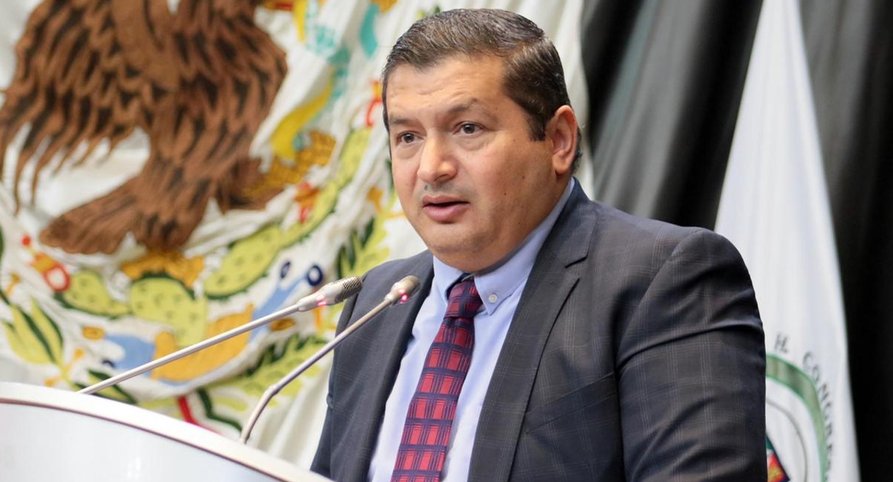 APRUEBA CONGRESO DEL ESTADO LIMITAR FACULTADES AL PODER EJECUTIVO EN EL OTORGAMIENTO DE NOTARÍAS AL FINAL DEL SEXENIO.