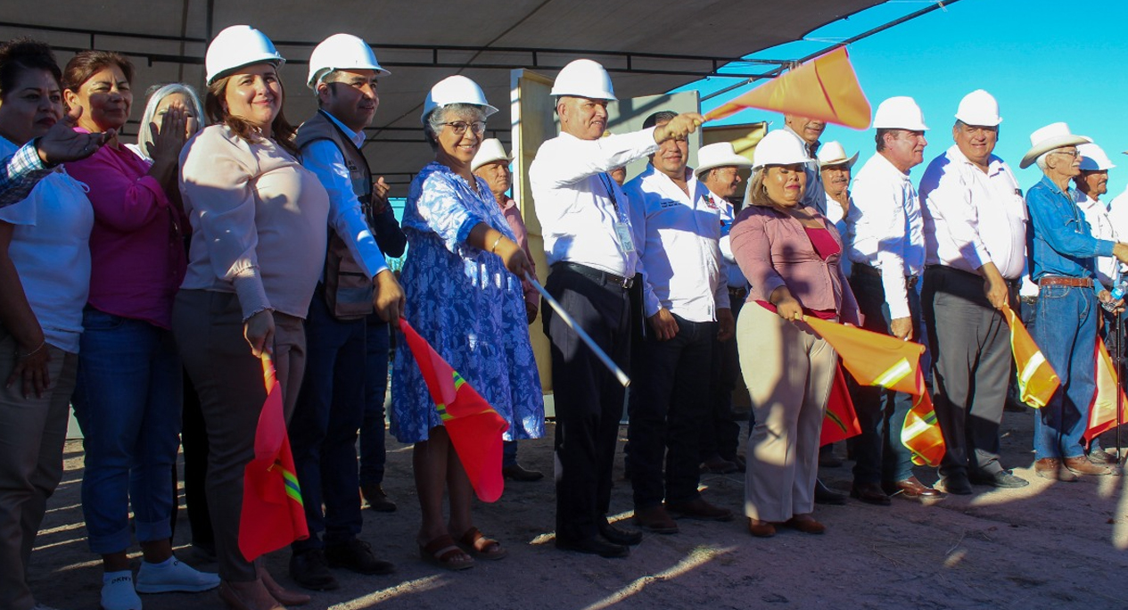 Presente Doctora Karla Córdova González en banderazo de arranque de obra de modernización de carretera Guaymas-Chihuahua