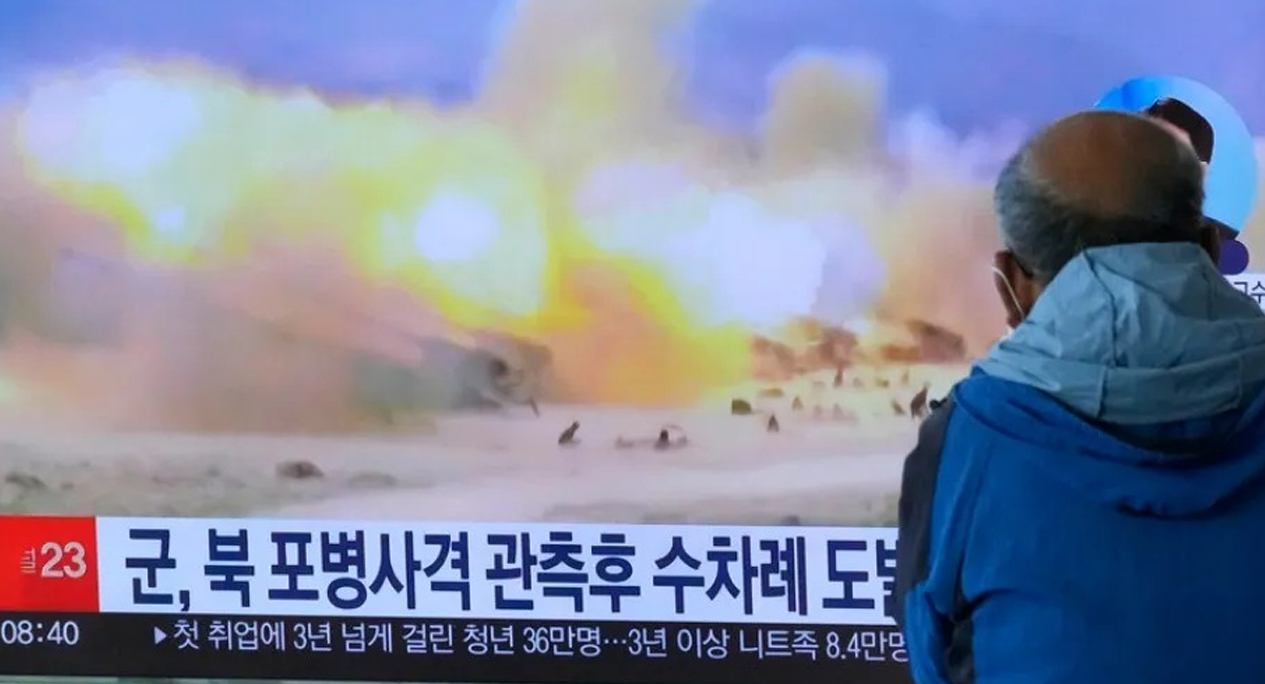 Corea del Norte dispara unos 100 proyectiles de artillería hacia frontera con el Sur