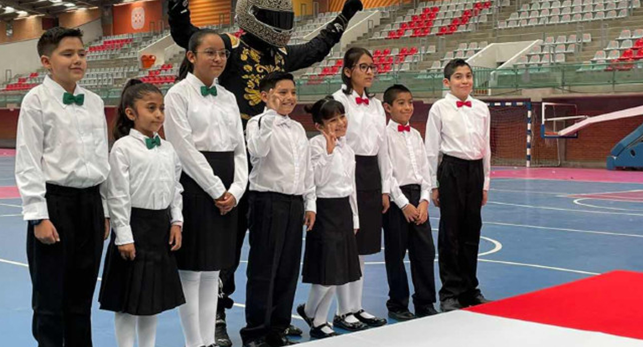 Niños con discapacidad auditiva traducirán himno a lenguaje de señas en GP de México