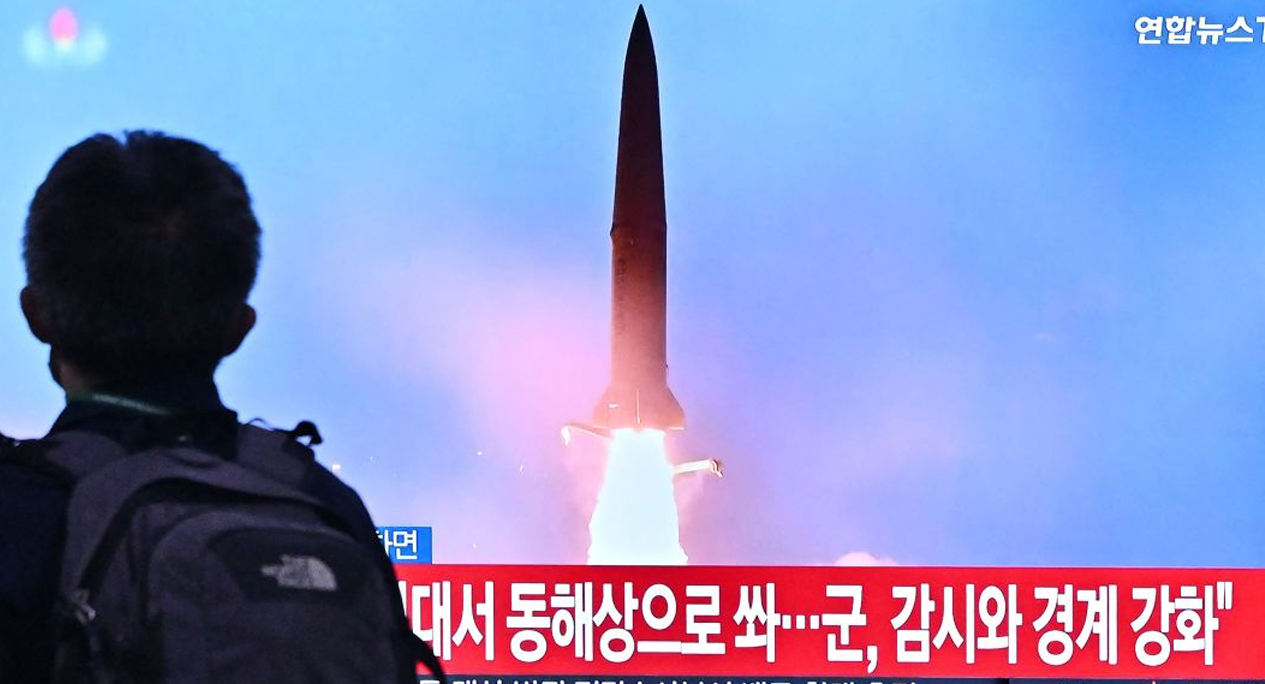 Norcorea lanza nuevo misil y Corea del Sur despliega a su fuerza aérea