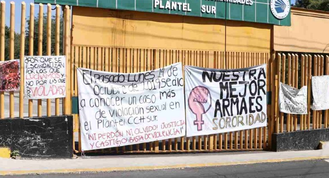 Violan a alumna del CCH Sur en el baño del plantel