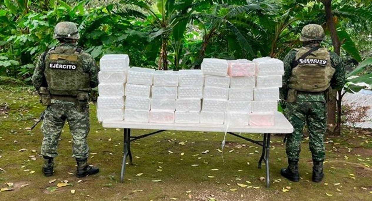 Golpe al narco, Sedena asegura avión con 340 kilos de cocaína en Chiapas