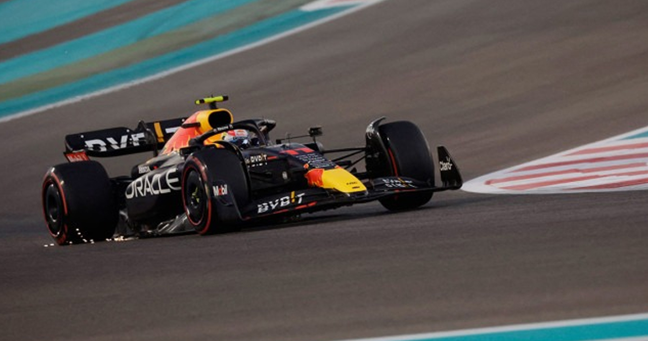 ‘Checo’ Pérez retrocede en Abu Dhabi; Verstappen, el más rápido