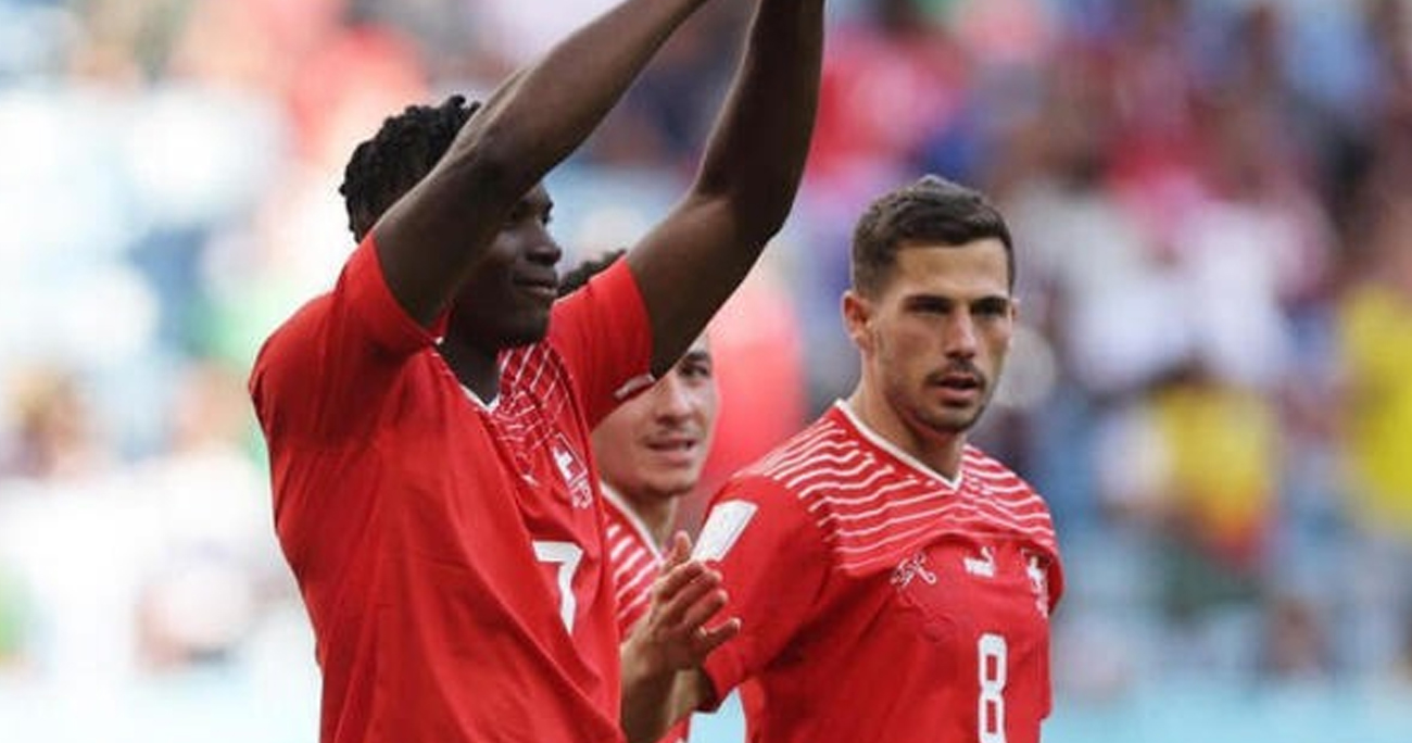 Embolo da a Suiza una victoria 1-0 ante Camerún en el Mundial