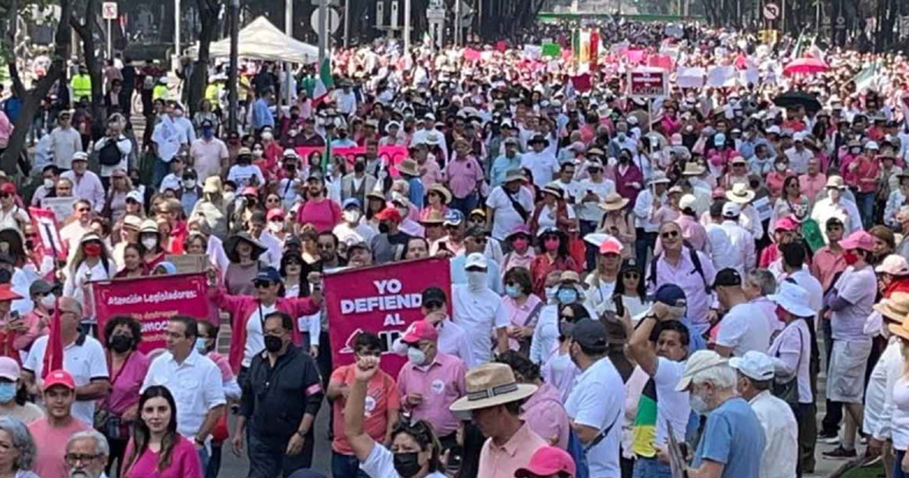 José Woldenberg insta durante marcha a decir ‘no a la destrucción del INE’