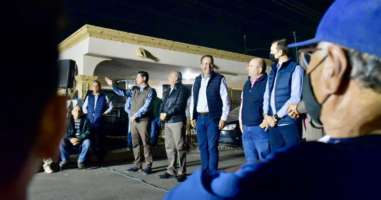 Suma Toño Astiazarán esfuerzos y entrega recarpeteo en avenida César Gándara